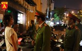 Công an Hà Nội trong đêm thực hiện lệnh đóng cửa các dịch vụ